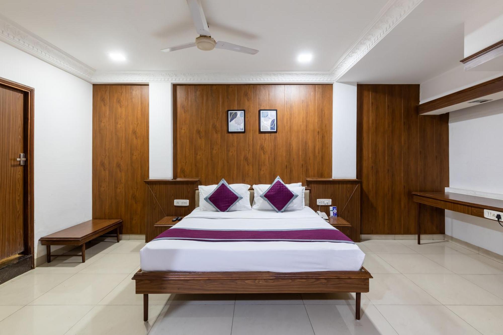 Hotel Kalinga Indore Exterior photo